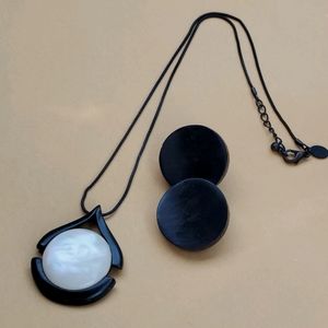 Mother of pearl necklace and earing set